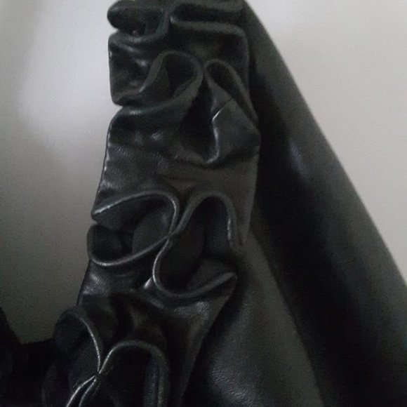 **SOLD** Elie Tahari Melrose Large Hobo Handbag - Picture 7 of 10